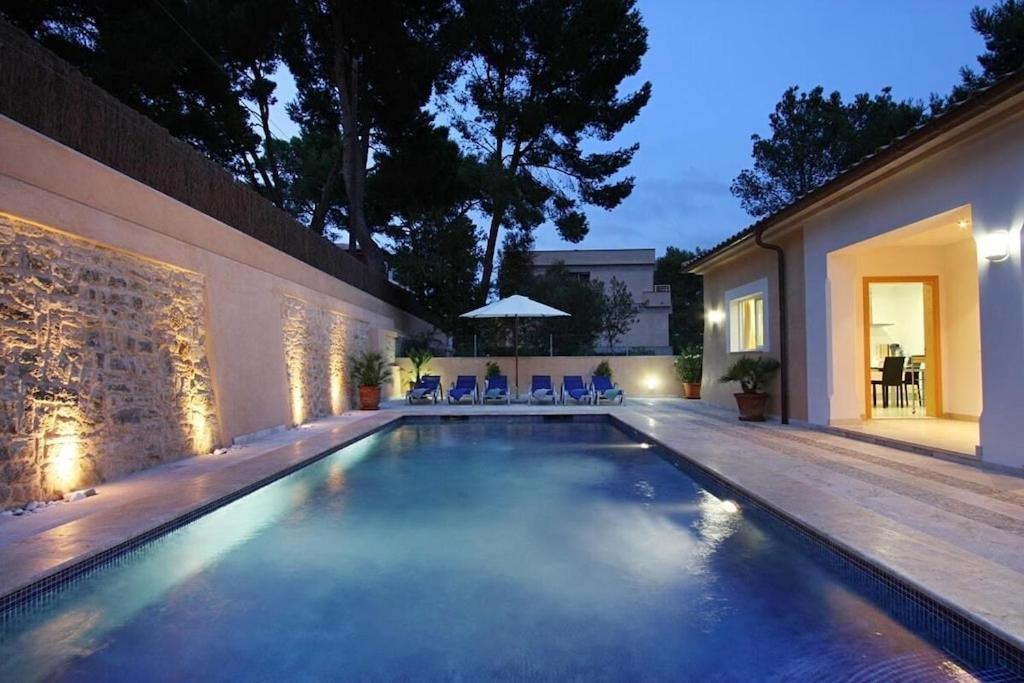 Modern 300m From Crystal Clear Coves By Renthousing Cala de Sant Vicenc