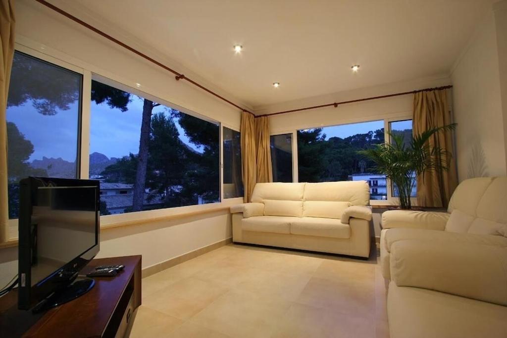 Modern 300m From Crystal Clear Coves By Renthousing Villa *